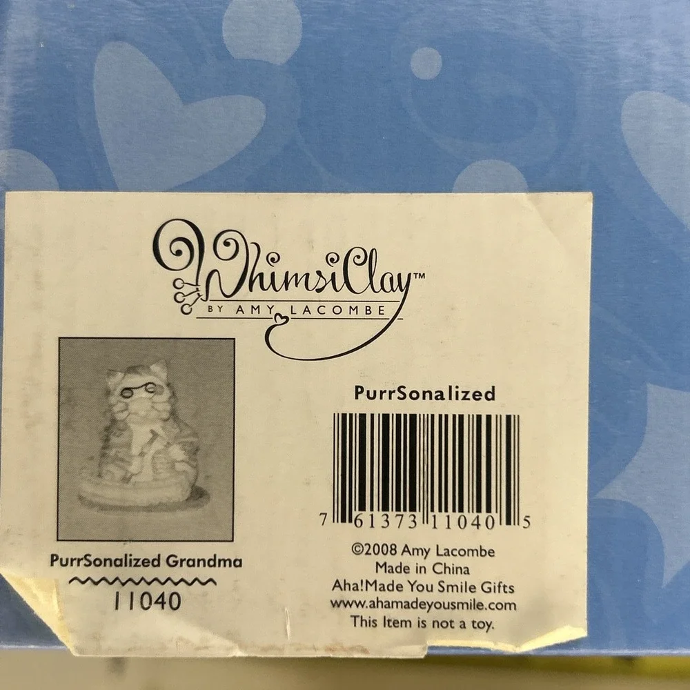 NIB WhimsiClay Amy LaCombe  Purrsonalized Grandma Cat Figurine Hip Cool Knitting